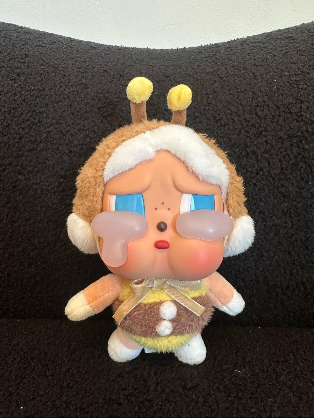 POP MART CryBaby keychain plushie-I’ll Bring You A Flower